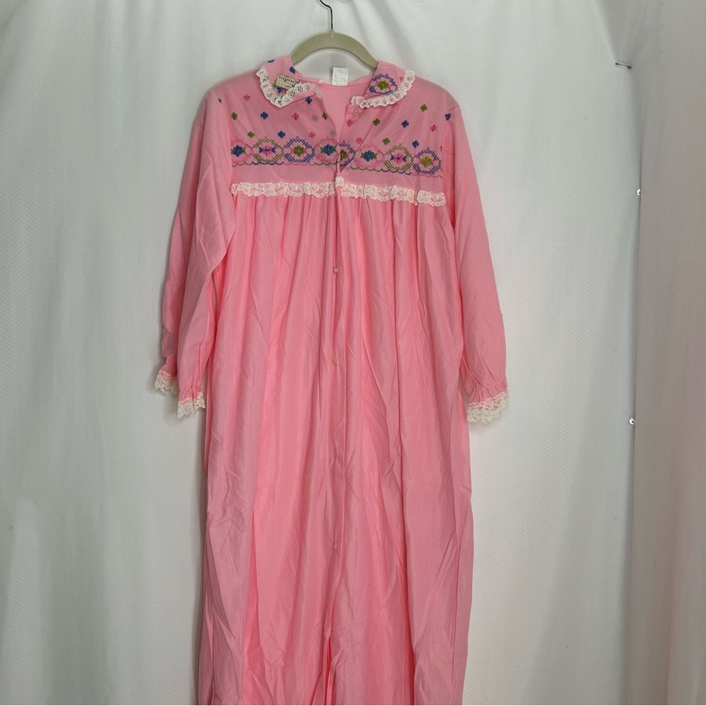 Glencraft vintage robe size large pink embroidery button up long 70’s 60’s